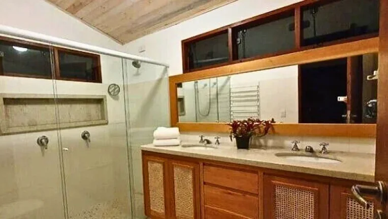 Imagem Onde a Sofisticação e a Natureza se Encontram: Seu Refúgio em Gonçalves