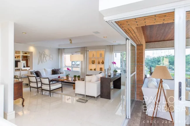 Imagem Rua Araguari com 3 Suítes - 4 Vagas - 243m²