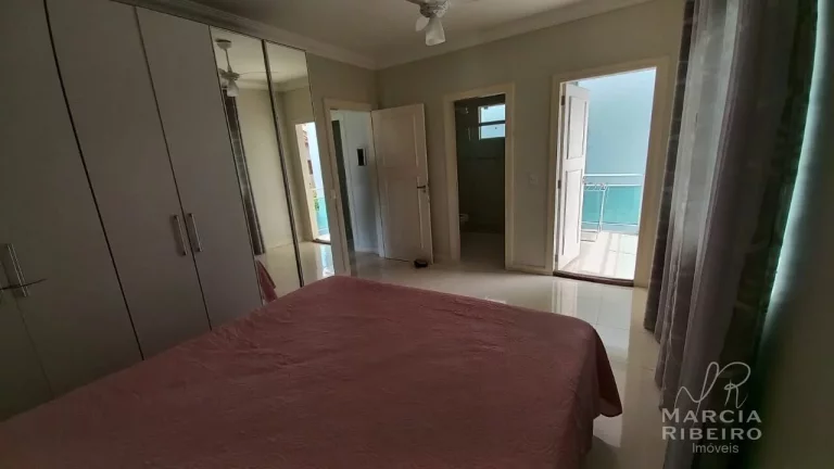 Imagem Casa com 3 dormitórios bairro Ingleses do Rio Vermelho