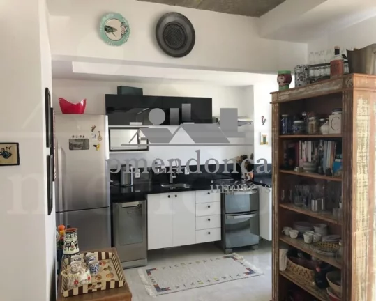 Imagem Apartamento em andar alto, com excelente vista, varanda envidraçada, living para 02 ambientes, 03 d...