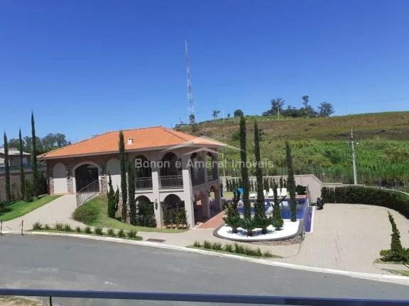 Imagem Área Construída: 220 m²
Terreno: 300 m²
Andar Térreo:

Suítes: 3 suítes, sendo 2 com armário...