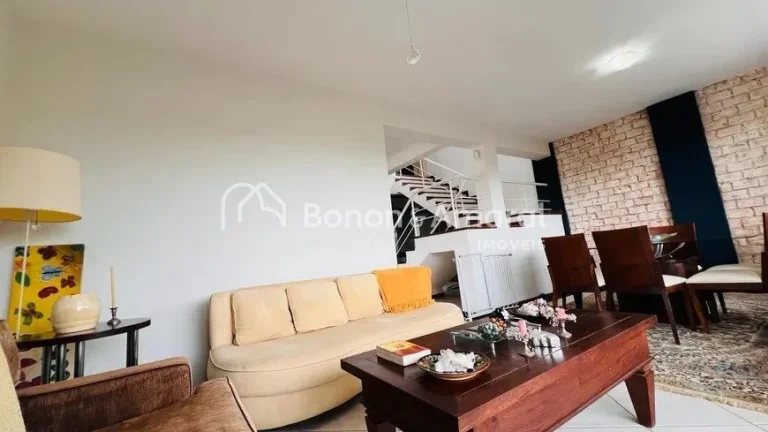 Imagem Linda casa em condomínio - ampla, funcional e muito aconchegante!

Documentação ok para financiam...