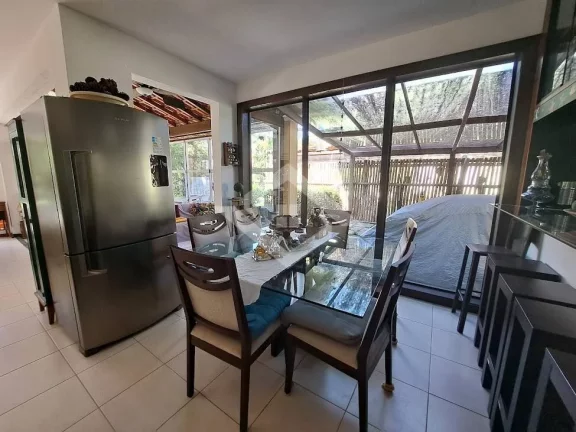 Imagem Casa Triplex Colonial - 4 suítes- 300m² - Vargem Grande