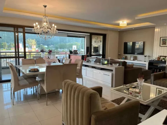 Imagem Apartamento mobiliado com 4 dormitórios sendo 2 suítes e 3 vagas de garagem em Itajaí