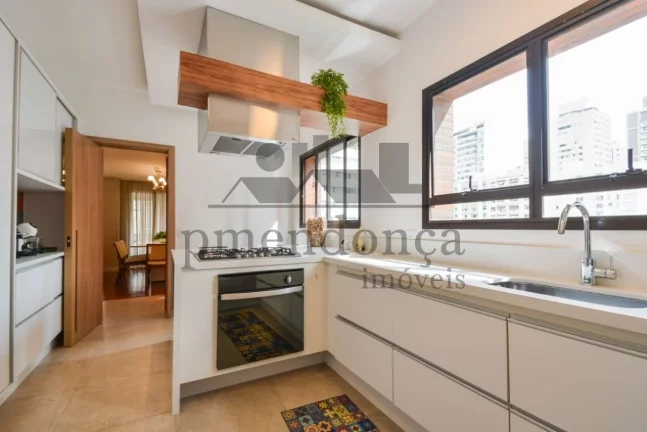 Imagem Apartamento reformado na rua monte Alegre com 3 suítes e 3 vagas, 177m²