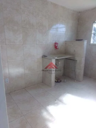 Imagem Casa com 2 dormitórios para alugar por R$ 955,00/mês - Trindade - São Gonçalo/RJ