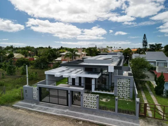 Imagem Casa 4 Dormitórios - Bairro Atlantida