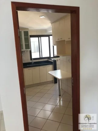 Imagem Apartamento para Venda em Goiânia, SETOR BELA VISTA, 3 dormitórios, 1 suíte, 3 banheiros, 1 vaga