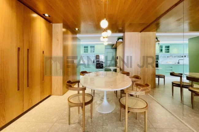 Imagem Venha se encantar com essa incrível cobertura no coração do Itaim Bibi, no Condomínio Edifício Igarapé! Completamente reformada, essa cobertura de 2