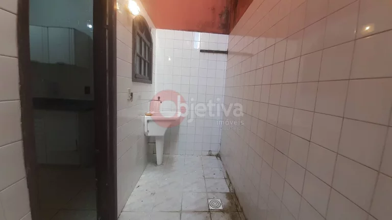 Imagem Casa tríplex a venda em condomínio com 3 quartos no Peró - Cabo frio