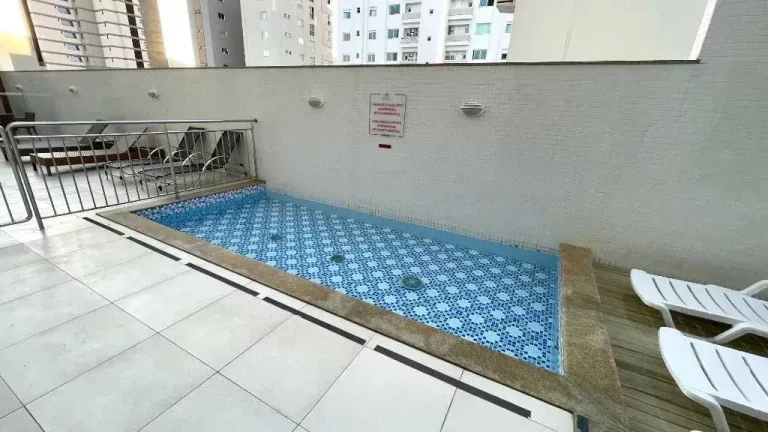 Imagem Apartamento mobiliado de alto padrão com 4 dormitórios e 3 vagas no Centro de Balneário Camboriú