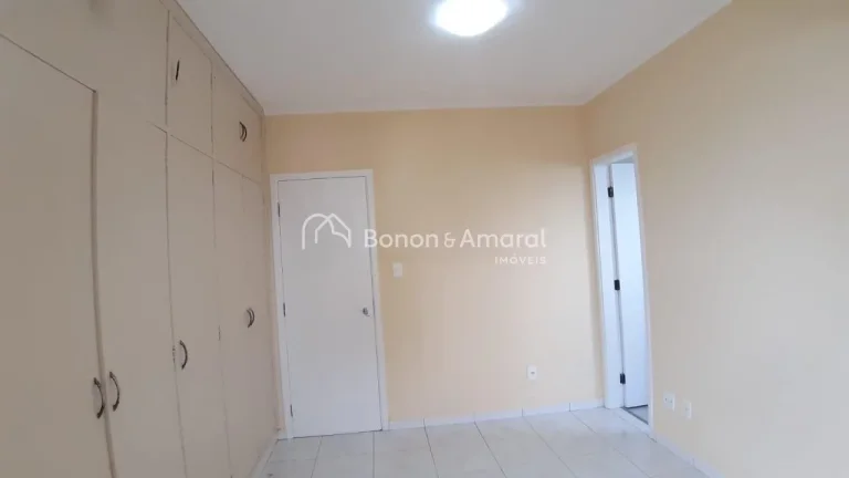 Imagem Apartamento espaçoso à venda em excelente localização. São 2 dormitórios com armários planeja...