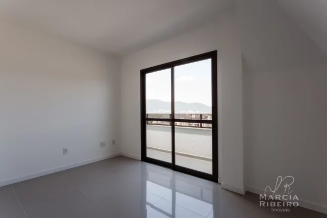 Imagem DUPLEX novo na Trindade com 3 quartos