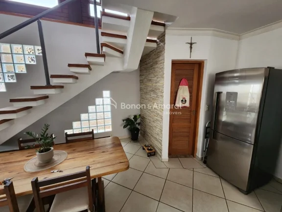 Imagem Imóvel espaçoso para comprar, confira esta ótima opção com 5 quartos, sendo 1 suíte, e 3 banhe...