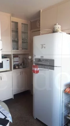 Imagem Apartamento bem espaçoso e repleto de armários. Living para 2 ambientes, lavabo, 3 dormitórios se...