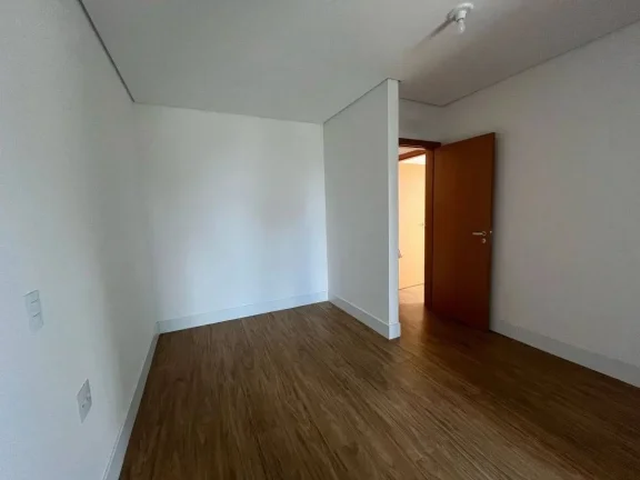 Imagem Apartamento de Luxo com 4 Suítes e 4 Vagas, Ampla Área Externa e Sofisticação em Cada Detalhe!