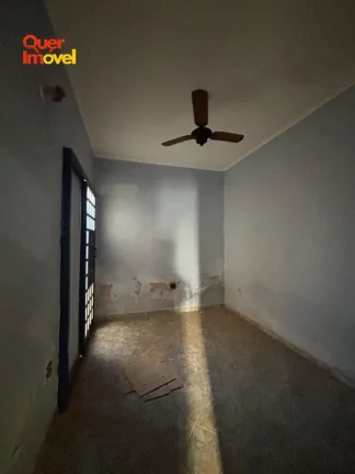 Imagem Casa à venda em Ribeirão Preto-SP, Jardim Diva Tarlá de Carvalho: 2 quartos, 1 sala, 1 banheiro, 2 vagas, 80m²!