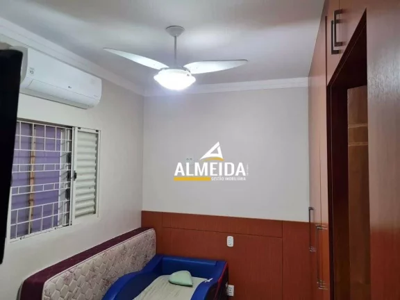 Imagem Casa com 5 dormitórios à venda, 264 m² por R$ 1.200.000,00 - Estádio - Rio Claro/SP
