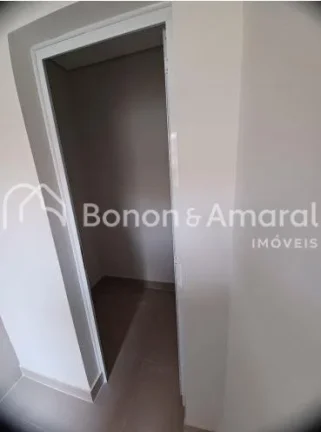 Imagem Venha conhecer esta incrível casa térrea no Residencial Porto Alegre, um dos condomínios mais exc...