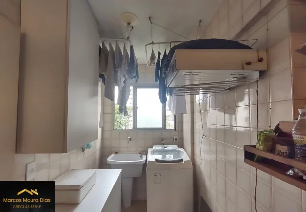 Imagem Apartamento Via Gomes ( Butantã), sala com Varanda, 3 Dormitórios, 2 Banheiros, 1 Vaga, Prédio com Lazer, Portaria 24 hs e Gerador