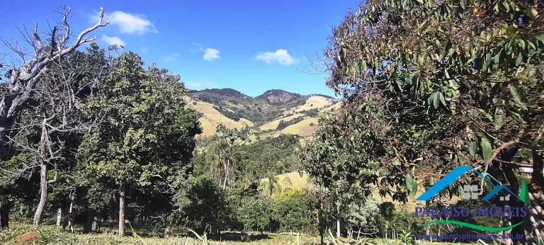 Imagem Terreno a venda em Gonçalves com vista para a Pedra do Baú.