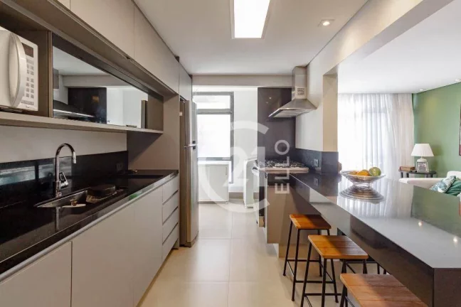 Imagem Apartamento reformado com 105m² no coração do Itaim Bibi.