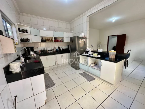 Imagem Casa com 3 dormitórios à venda, 260 m² por R$ 670.000,00 - Setor Social - Itumbiara/GO