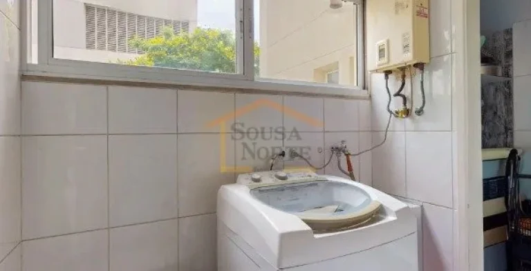 Imagem Apartamento à venda. Conta com 3 dormitórios, sendo 1 suite, 2 banheiros, ambientes amplos, bem il...