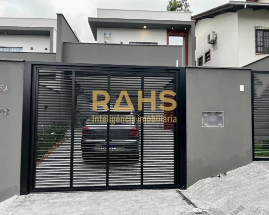 Imagem Se você está procurando localização, bairro nobre, comodidade, esse Sobrado é a opção certa! ...