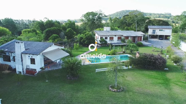 Imagem Casa 5 dormitórios à venda Tomazetti Santa Maria/RS