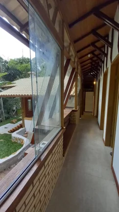 Imagem Vendo esta maravilhosa casa em Condomínio fechado. Nova Friburgo.