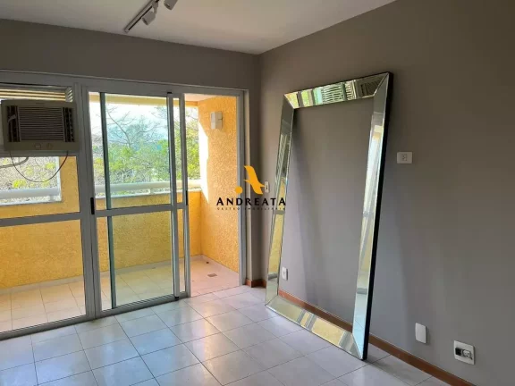 Imagem Mundo Novo - Barra da Tijuca - Praça Antonio Callado - Vendo ótimo apartamento duplex com 90m² - andar baixo com uma suite R$900.000,00