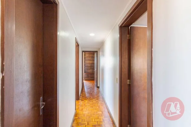Imagem No Moinhos de Vento, 139m², 3 dormitórios, suíte, 2 vagas e infraestrutura.