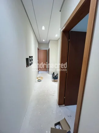 Imagem Casa Térrea à Venda no Condomínio Araçari com 3 Suítes, 144m² de Construção em Terreno de 256m²