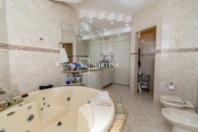Imagem Imagine viver em uma casa onde cada detalhe foi pensado para elevar sua qualidade de vida. São 700m...