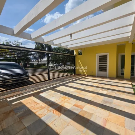 Imagem Este elegante sobrado de alto padrão impressiona desde o primeiro olhar, com fachada de arquitetura...