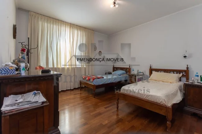 Imagem Belíssimo apartamento, amplo e bem distribuído, totalmente reformado, living para 02 ambientes, te...