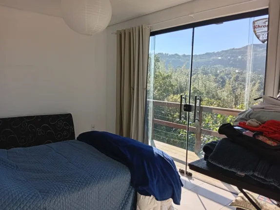Imagem Casa à venda em Garopaba com 2 unidades independentes e terreno de 2.000 m²