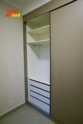 Imagem Casa de Luxo em Condomínio à Venda em Ribeirão Preto-SP no Bairro Bonfim Paulista: 3 Quartos, 3 Suítes, 1 Sala, 4 Banheiros, 4 Vagas, 180m².