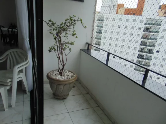 Imagem Cobertura duplex com mobília, 03 suítes sendo 01 suíte master, 300 m² de área útil, 01 sala ampla para 2 ambientes, imóvel bem localizado