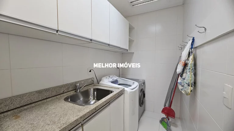 Imagem Apartamento à venda no Ed. Chateau de Versailles no Centro de Balneário Camboriú