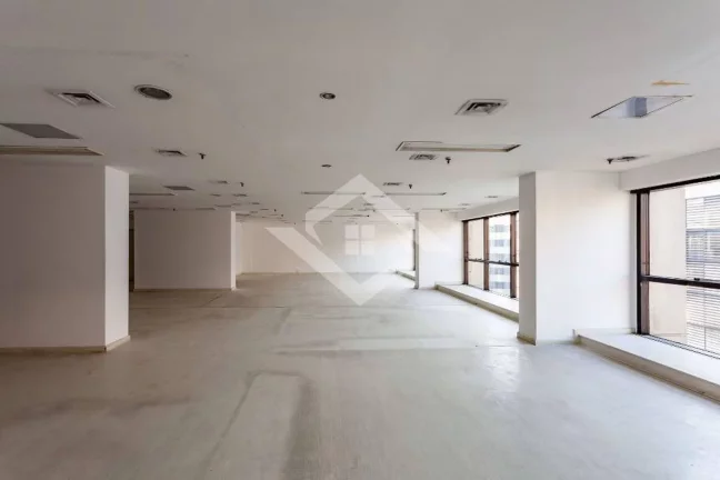 Imagem Andar Corporativo 500m² na Principal Via do Centro com Ar Central