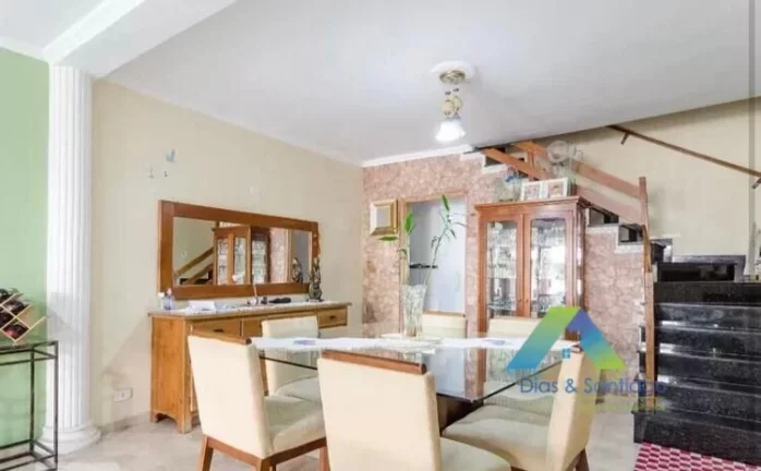 Imagem MIRANDÓPOLIS Lindo Sobrado 200 metros, 3 dormitórios, 1 suíte, 4 vagas espaço gourmet com churrasqueira ótima localização e valor !!!