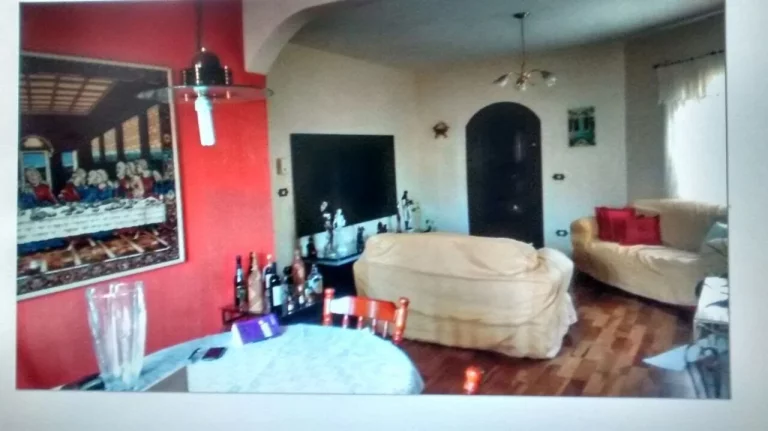 Imagem Sobrado com Salão comercial 100 m² 3 Dormitórios, 1 Suíte, 1 Banheiro e 2 Vagas!