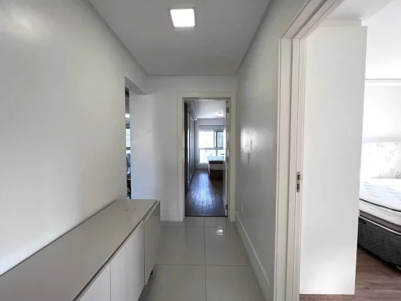 Imagem Apartamento com 3 dormitórios sendo 1 suíte e 3 vagas de garagem em Balneário Camboriú/SC