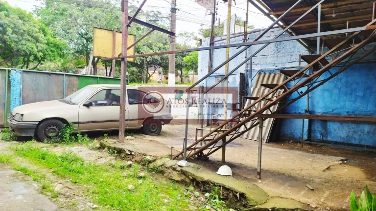 Imagem Compre Terreno 4 casas Ponto Comercial no Vila São José - SP
