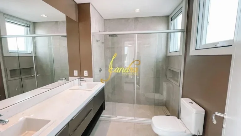 Imagem Casa térrea com 3 suítes e beira de lago com piscina