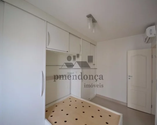 Imagem Apartamento em perfeito estado de conservação, piso em porcelanato, living para 02 ambientes, banh...