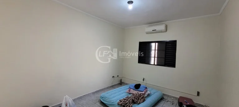 Imagem Casa à venda em Campo Grande-MS, bairro Coronel Antonino: 2 quartos, 1 sala, 2 banheiros, 2 vagas, 140m² de área. ¡Não perca!