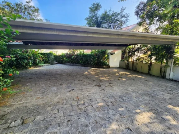 Imagem Casa pé na areia na enseada